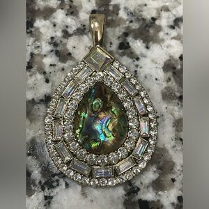 Premier Design Jewelry Mesmerized Pendant